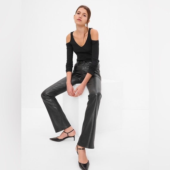 Gap Rib Cutout Top - Picture 3 of 4